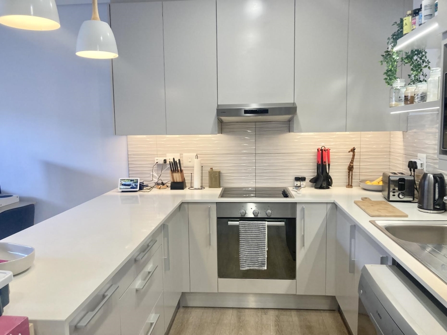 To Let 2 Bedroom Property for Rent in Rondebosch Western Cape